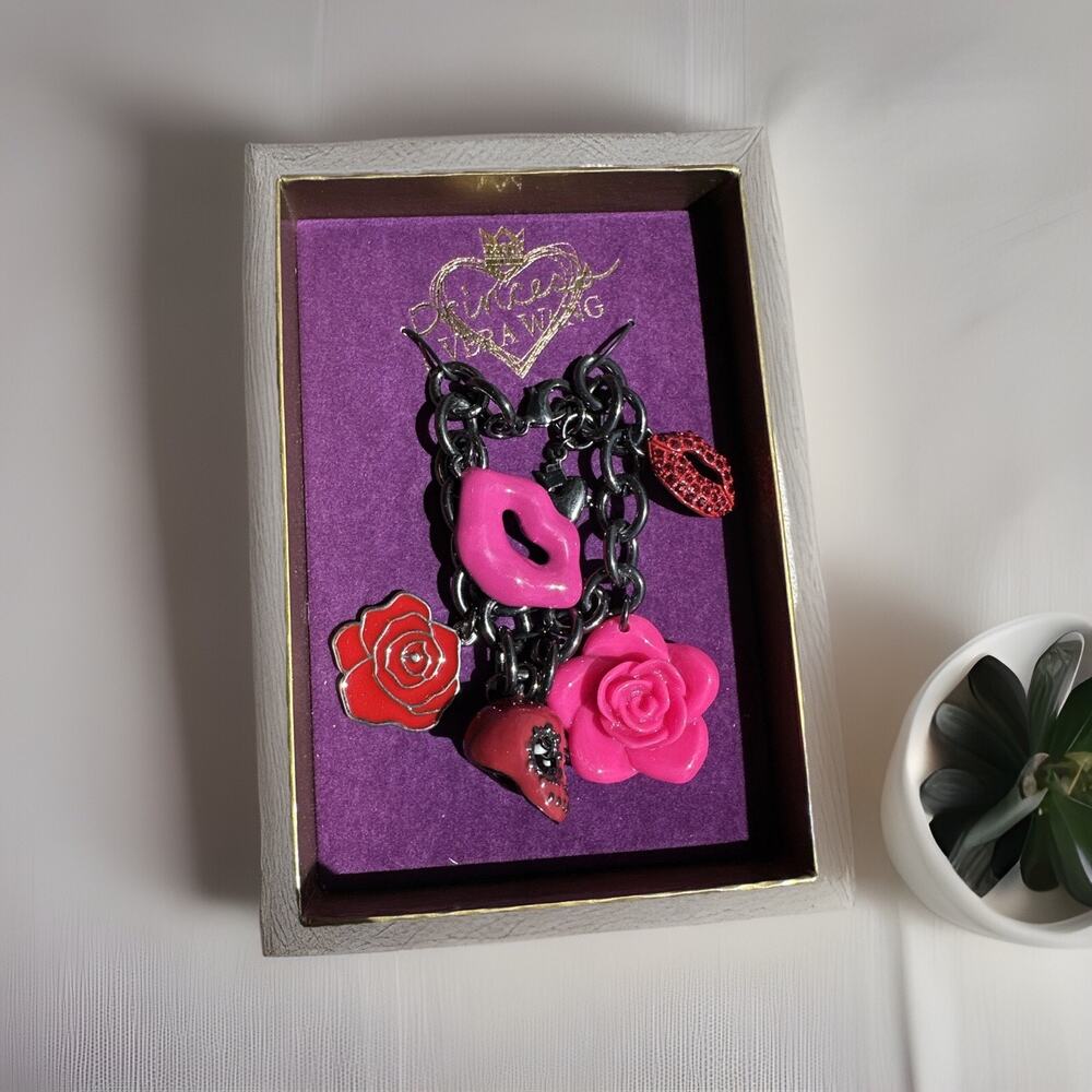 NEW Y2K Princess Vera Wang Charm Bracelet Crystal Rose Lip Kiss Skull Heart